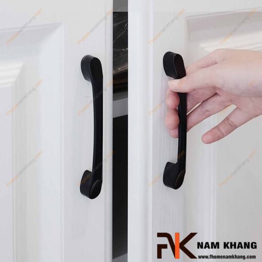 Tay nắm tủ nhỏ gọn đen mờ NK236-D