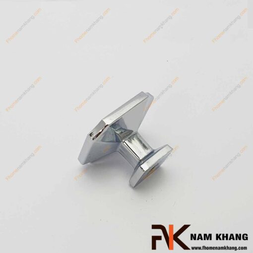 Núm cửa tủ vuông phối da màu bạc ghi NK445-BG
