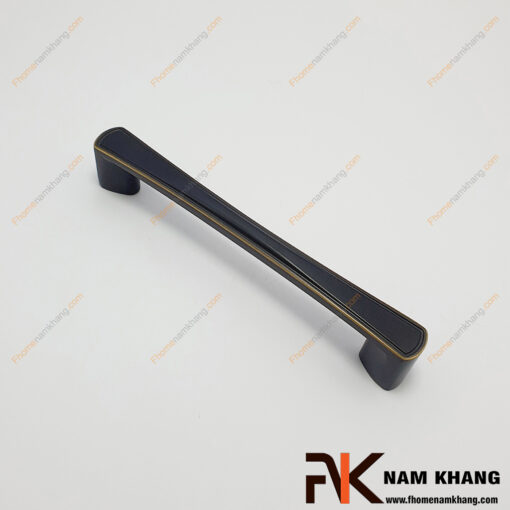 Tay cầm cửa tủ bằng đồng NK206D-BCF FHOMENAMKHANG
