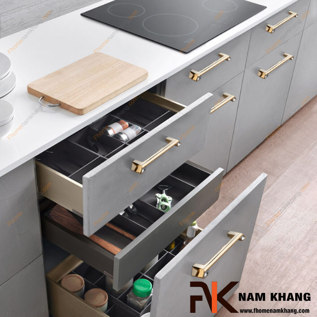20+ Mẫu tay nắm tủ bếp chung cư đẹp và tiện dụng 2025