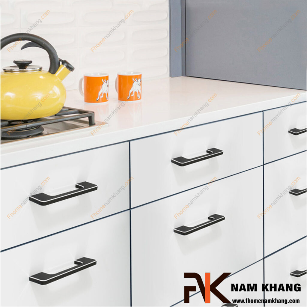 Tay Nắm Tủ Dài Cho Tủ Bếp, Tủ Quần Áo: Tránh Ngay 5 Lỗi Sai Cơ Bản Này!