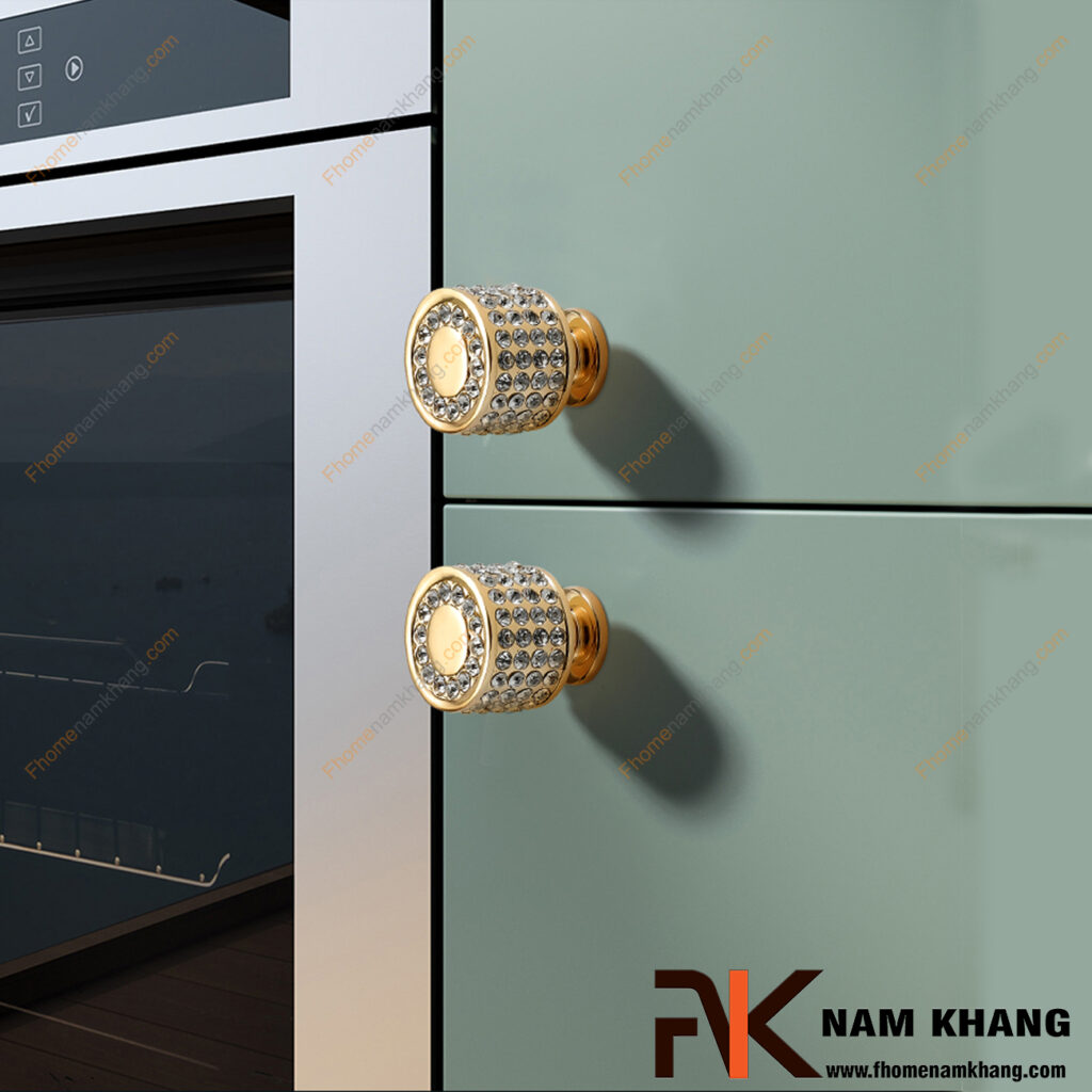 Núm cửa tủ đồng, pha lê hay hợp kim kẽm - Loại nào bền và đẹp nhất?