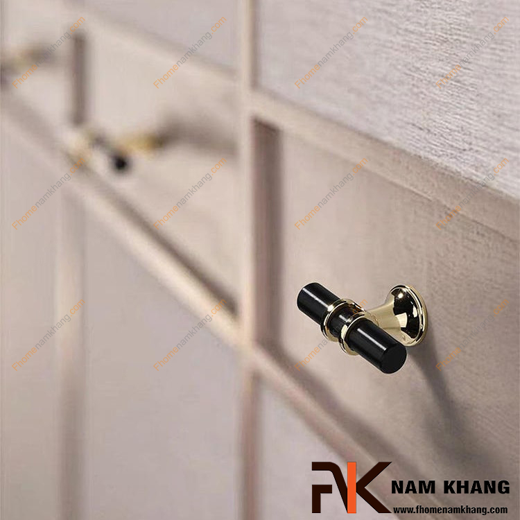 Núm cửa tủ đồng, pha lê hay hợp kim kẽm - Loại nào bền và đẹp nhất?