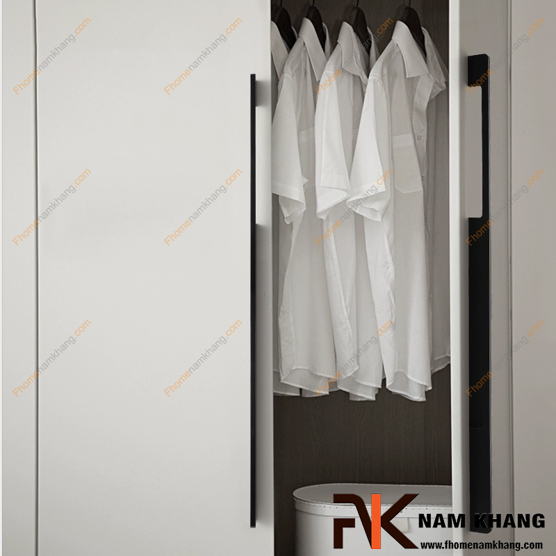 Tay nắm tủ dài có thực sự tiện lợi hơn trong tủ bếp cao?