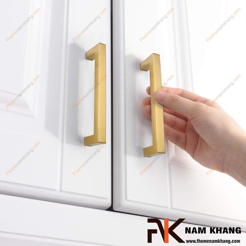 Tay nắm tủ dài có thực sự tiện lợi hơn trong tủ bếp cao?