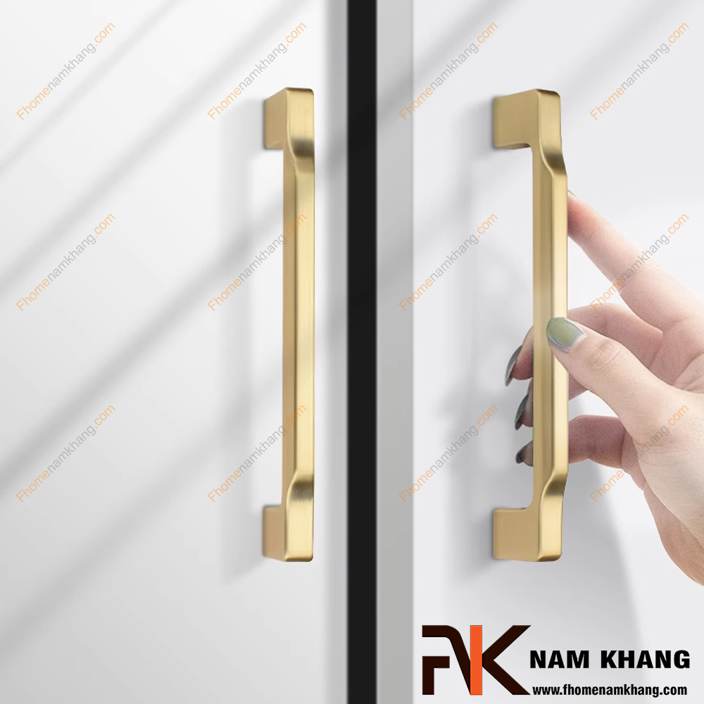 Tay nắm tủ dài có thực sự tiện lợi hơn trong tủ bếp cao?