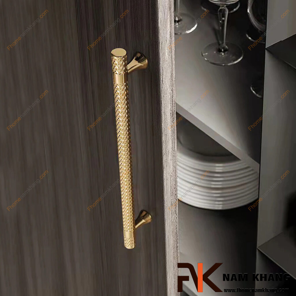 Tay nắm tủ màu vàng bóng và vàng mờ - đâu là lựa chọn tinh tế hơn?