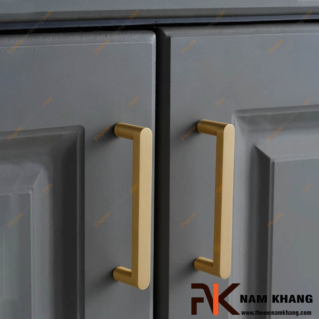 Tay nắm tủ màu vàng bóng và vàng mờ - đâu là lựa chọn tinh tế hơn?