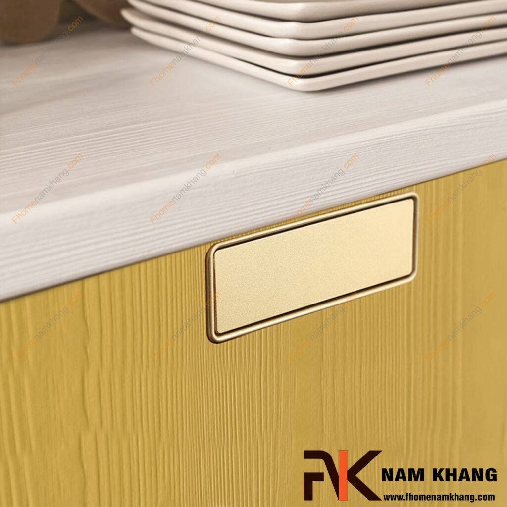 Tay nắm tủ màu vàng bóng và vàng mờ - đâu là lựa chọn tinh tế hơn?