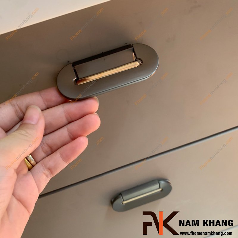 Có nên dùng tay nắm tủ hợp kim cho nhà bếp và phòng ngủ?