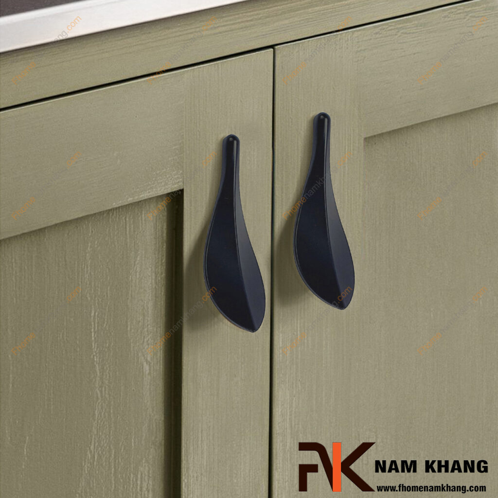 Tay nắm tủ hợp kim màu đen, vàng, xám – Màu nào đang là xu hướng?