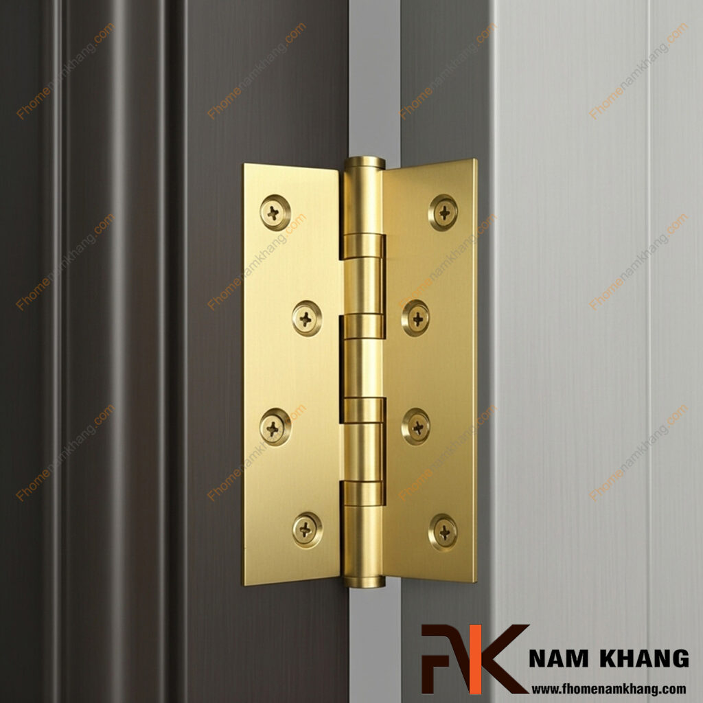 Vì sao cửa nhanh xệ? Nguyên nhân nằm ở khóa cửa và bản lề