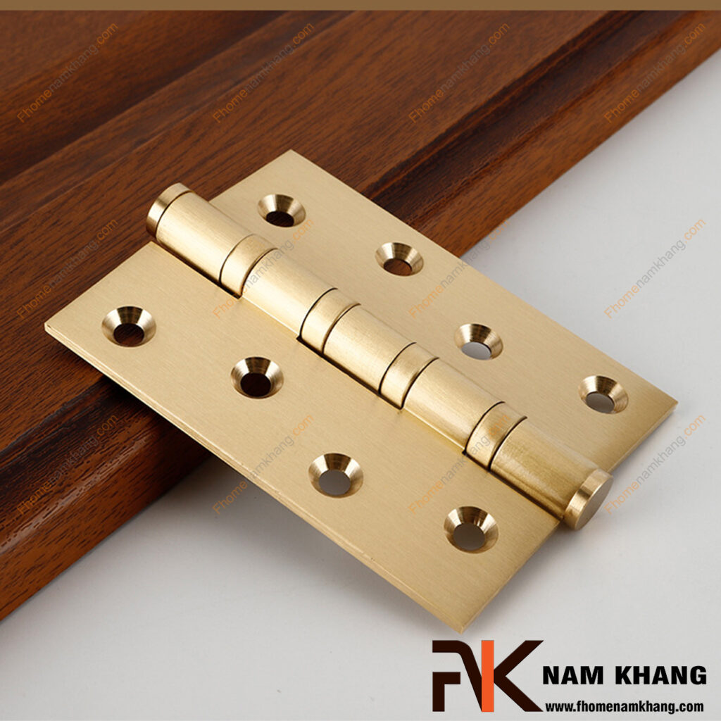 Bản lề lá cửa gỗ là gì? Cách chọn & lắp đúng chuẩn để cửa bền 10 năm