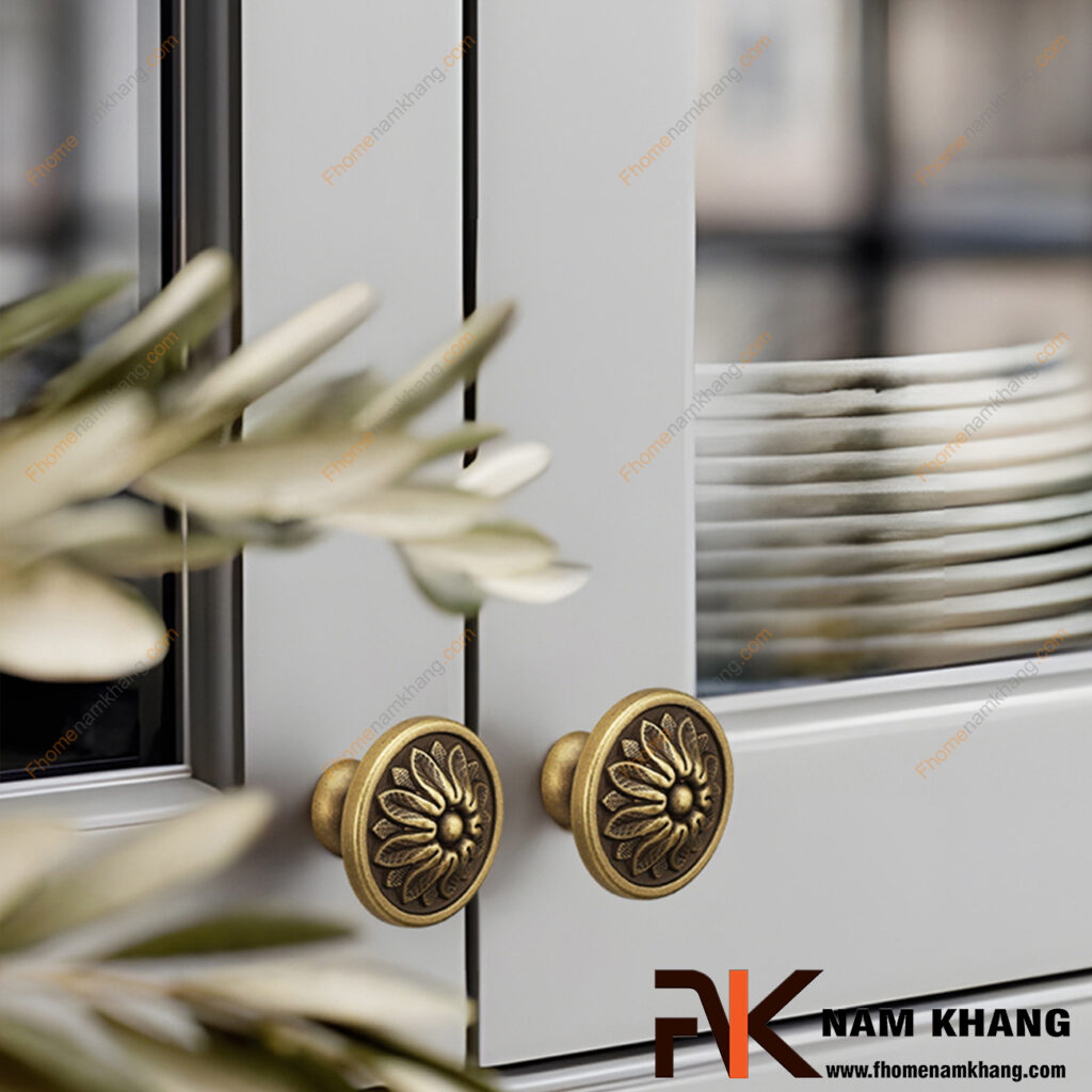 Tay nắm tủ cổ điển là gì? Toàn bộ kiến thức cần biết trước khi chọn mua