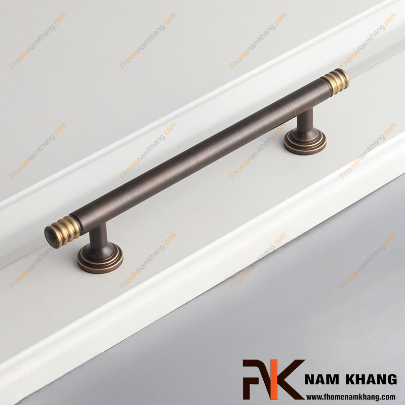 Cách chọn tay nắm tủ cổ điển cho tủ bếp sang trọng, không lỗi mốt