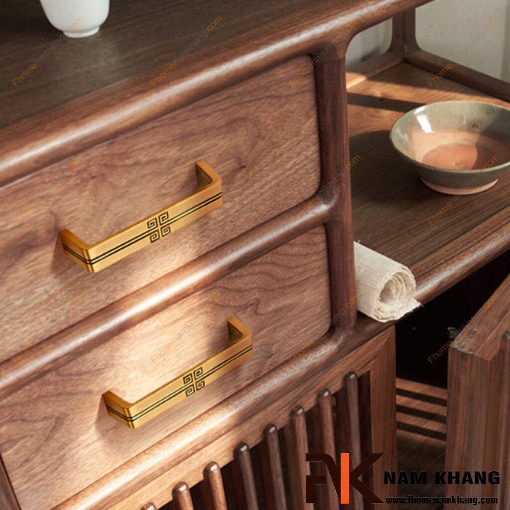 5 lỗi thường gặp khi lắp tay nắm tủ cổ điển khiến tủ kém sang