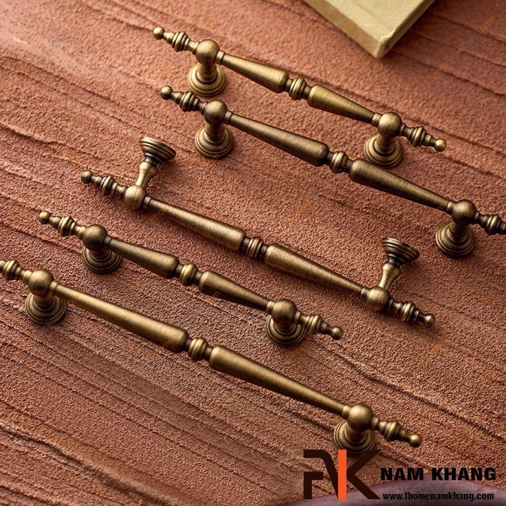 Vì sao tay nắm tủ cổ điển cao cấp thường nặng tay?