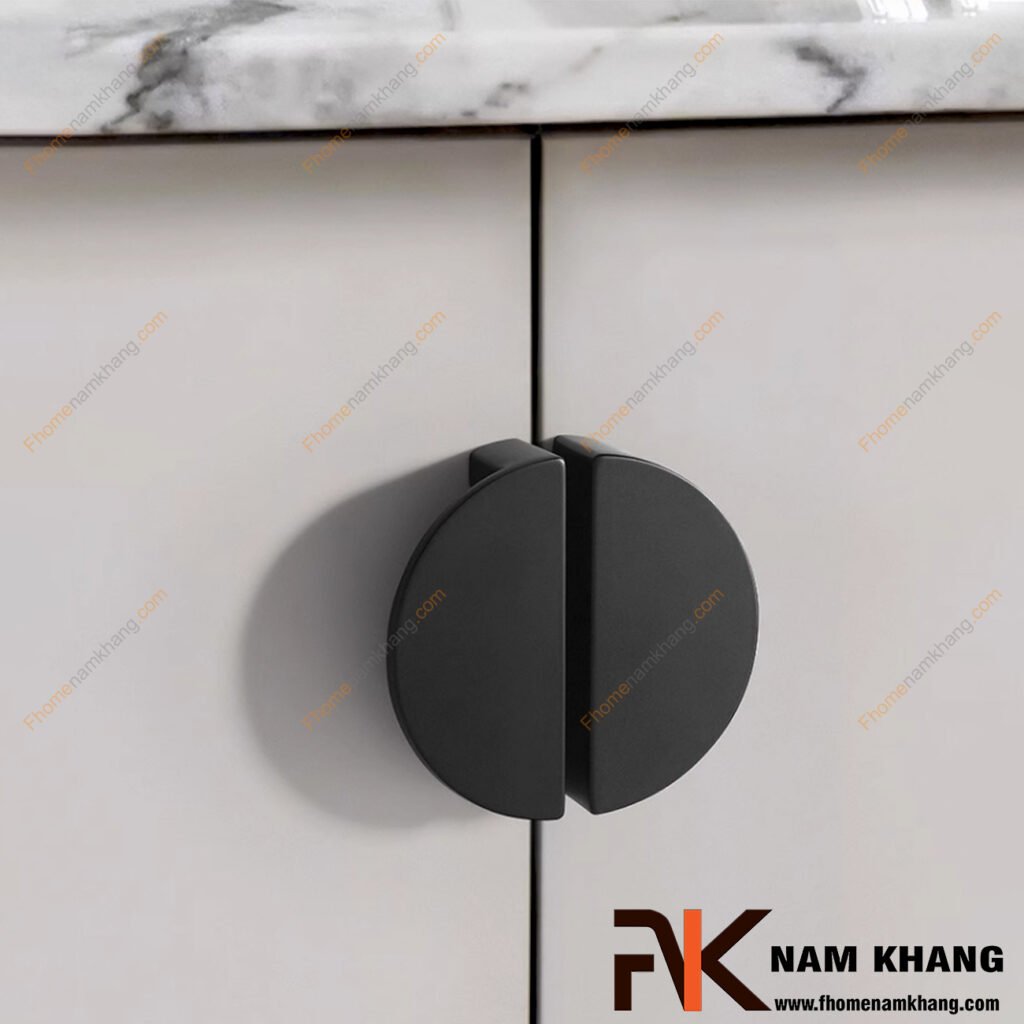 Tay nắm tủ đen mờ có phù hợp nội thất không?