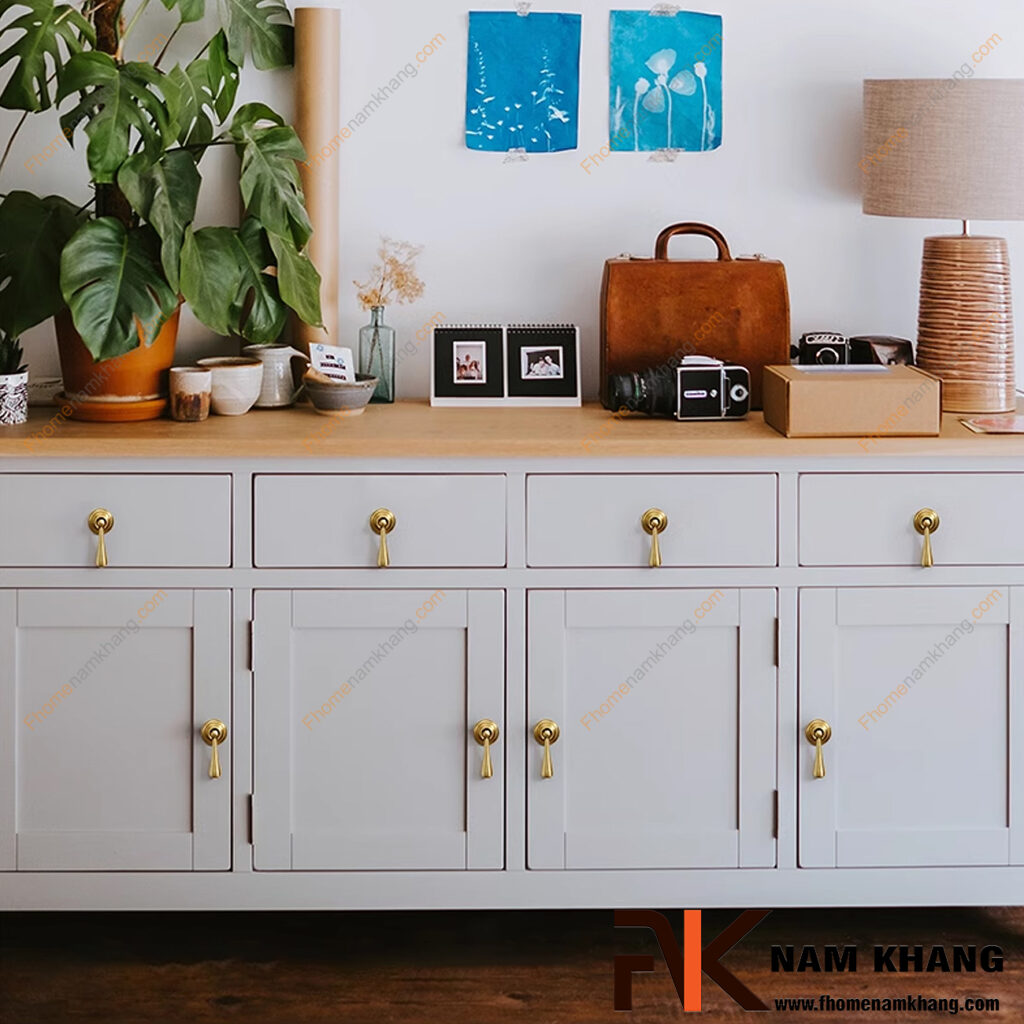 Tay nắm tủ màu vàng – Điểm nhấn sang trọng