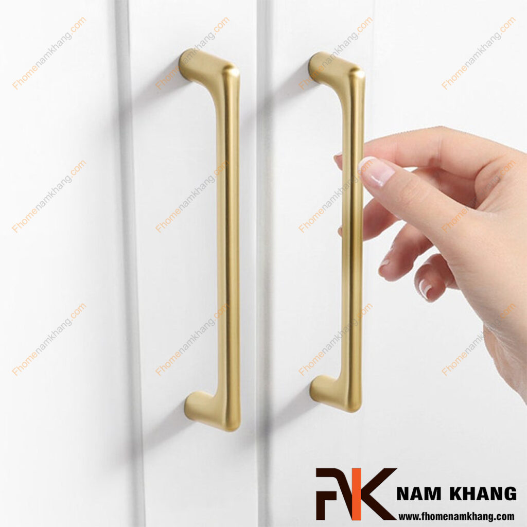 Tay nắm tủ màu vàng – Điểm nhấn sang trọng