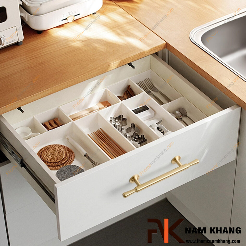 So sánh tay nắm tủ màu đen, vàng và trắng bạc: Nên chọn loại nào tốt nhất?