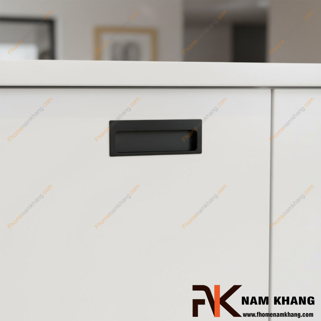 Tủ bếp trắng nên chọn tay nắm tủ màu gì để sang trọng và sạch sẽ?