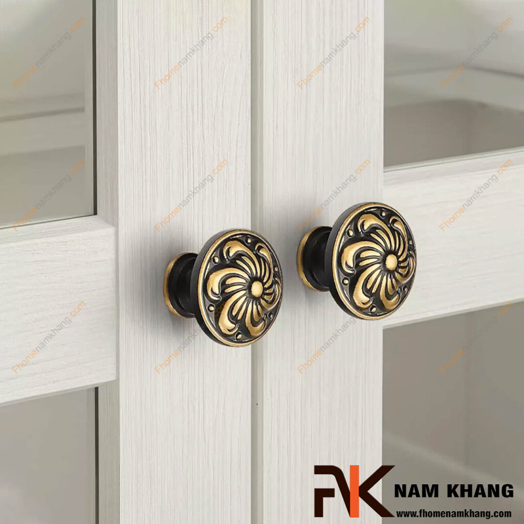 Những mẫu tay nắm tủ màu đồng cổ cao cấp dành cho biệt thự