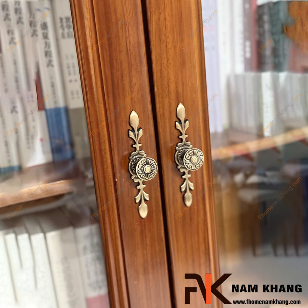 Những mẫu tay nắm tủ màu đồng cổ cao cấp dành cho biệt thự