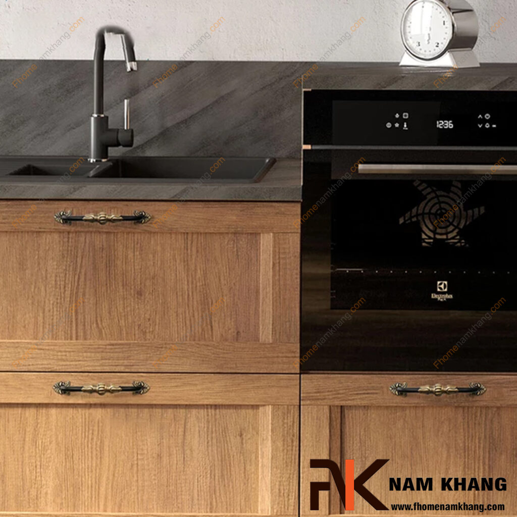 Những mẫu tay nắm tủ màu đồng cổ cao cấp dành cho biệt thự