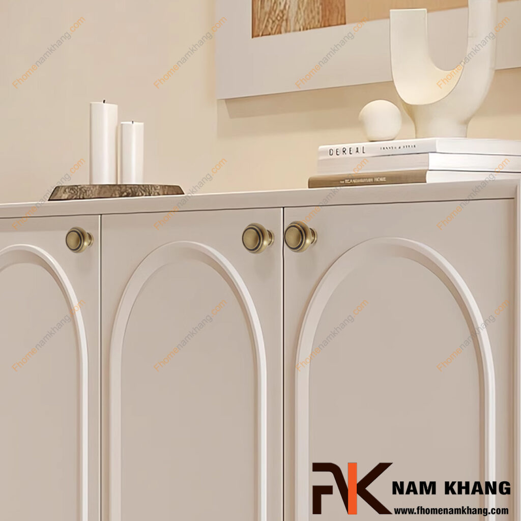 Những mẫu tay nắm tủ màu đồng cổ cao cấp dành cho biệt thự