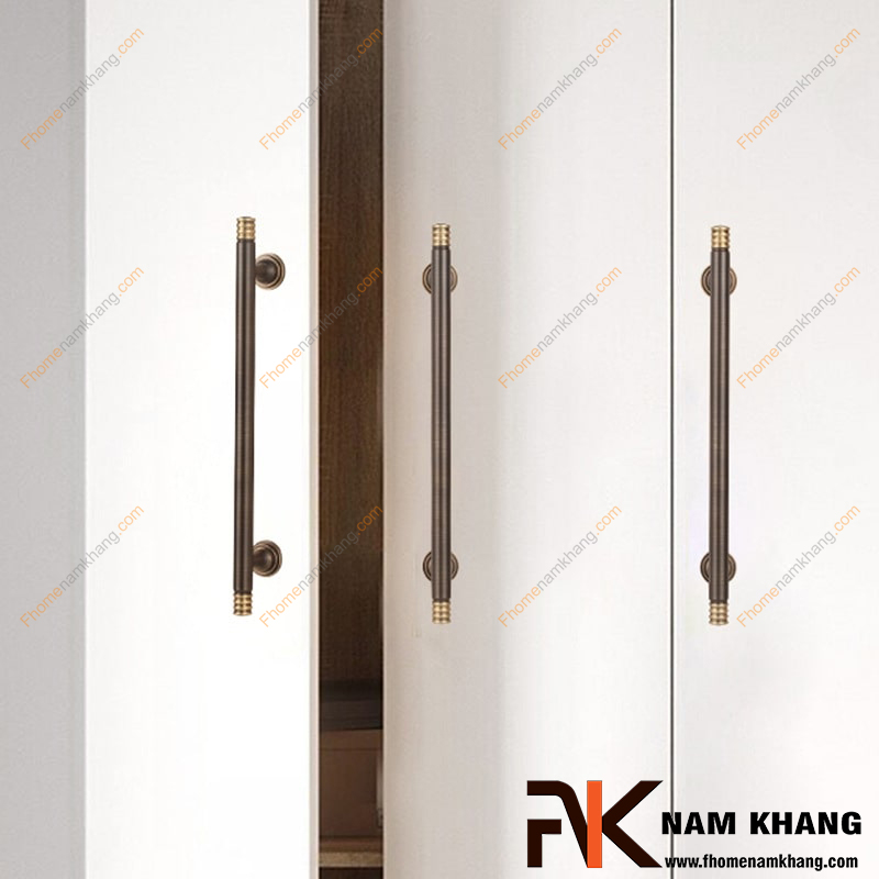 Bạn nên chọn tay nắm tủ màu đồng cổ hay tay nắm mạ vàng?