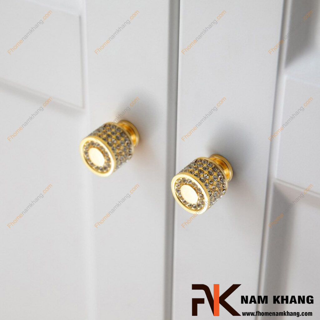 Cách chọn tay nắm tủ đôi theo kích thước cánh tủ