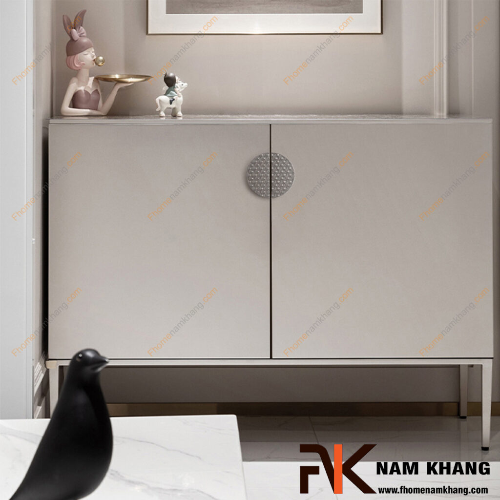 Cách chọn tay nắm tủ đôi theo kích thước cánh tủ
