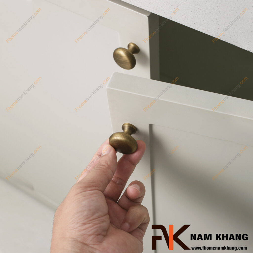 Mua tay nắm tủ màu đồng cổ ở đâu uy tín và giá tốt?