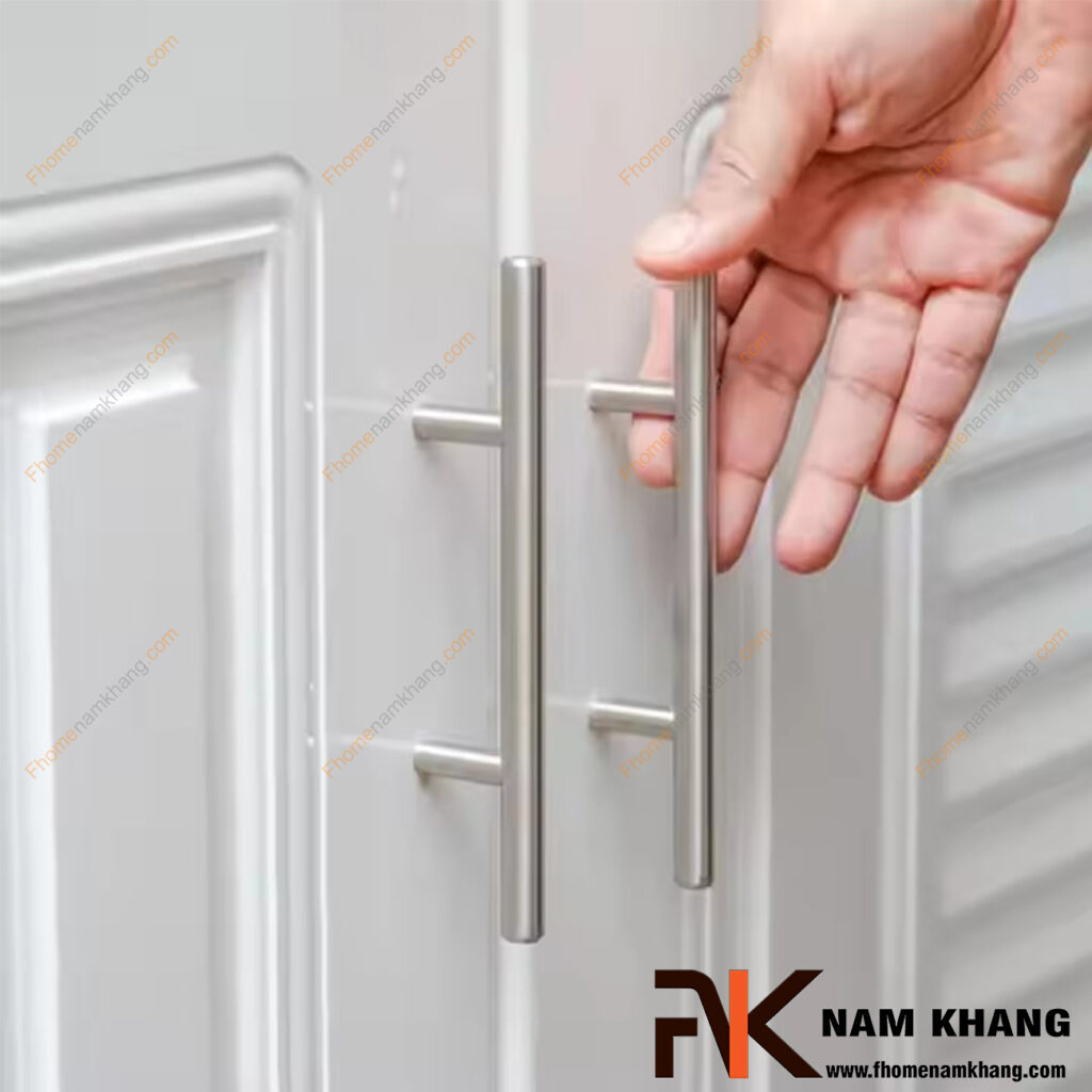 Tay nắm tủ đôi: Hướng dẫn chọn, lắp đặt và 99+ mẫu đẹp cho tủ bếp, tủ áo, tủ gỗ hiện đại