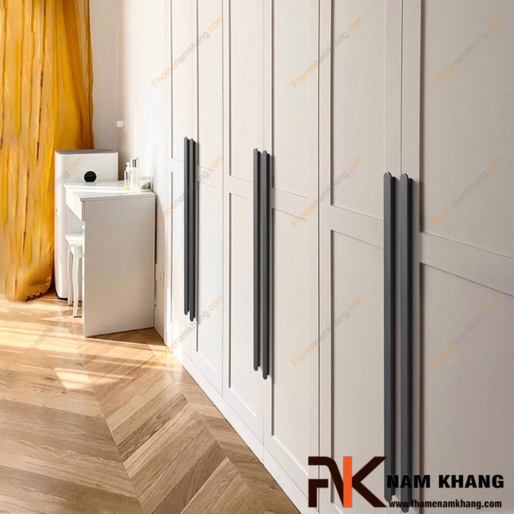 Tay nắm tủ đôi: Hướng dẫn chọn, lắp đặt và 99+ mẫu đẹp cho tủ bếp, tủ áo, tủ gỗ hiện đại