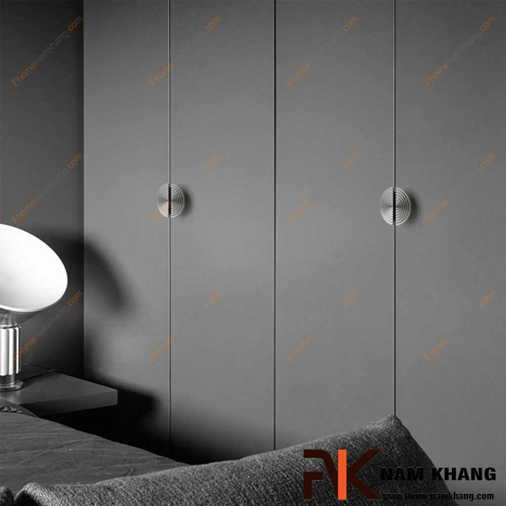 Tay nắm tủ đôi là gì? Khi nào nên lắp theo cặp đối xứng?