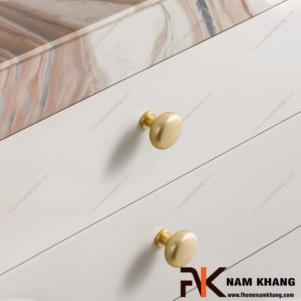 Tay nắm tủ dài hay tay nắm núm? Ưu nhược điểm từng loại