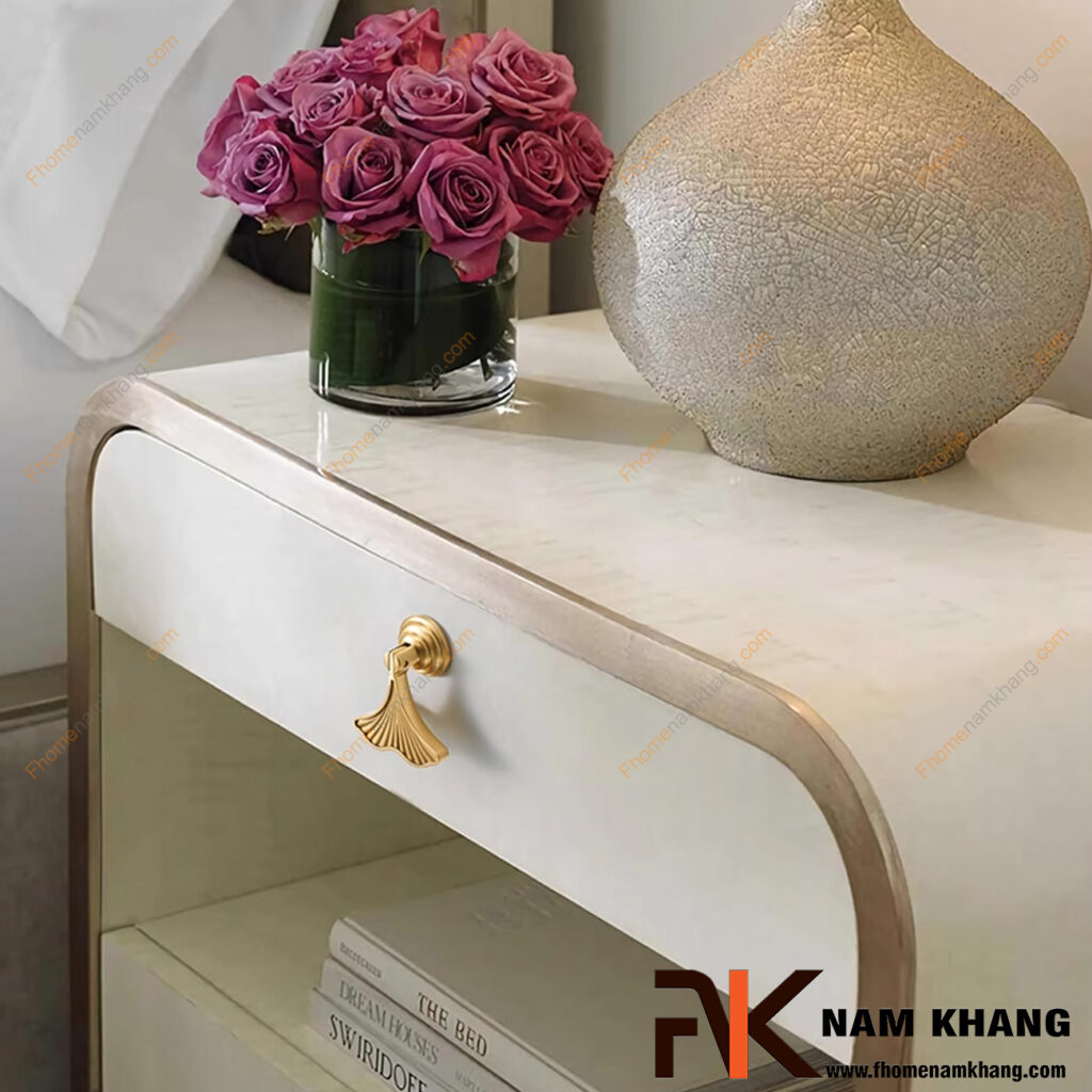 Tay nắm tủ dài hay tay nắm núm? Ưu nhược điểm từng loại