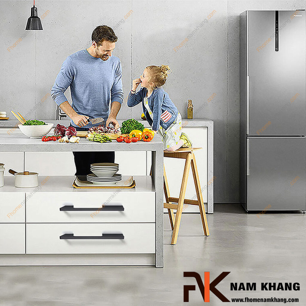 Tay nắm tủ dài hay tay nắm núm? Ưu nhược điểm từng loại