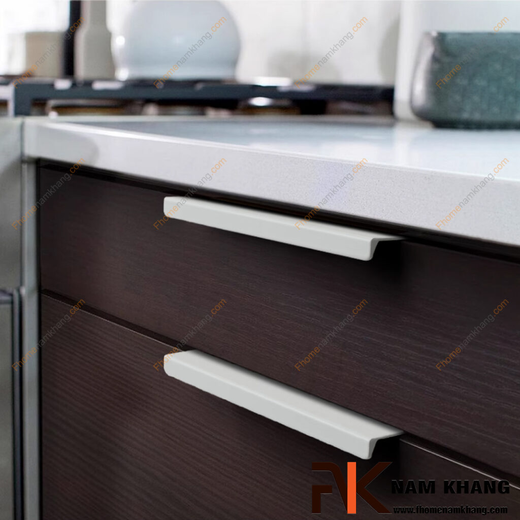 Tay nắm tủ hiện đại phù hợp với những mẫu tủ nào?