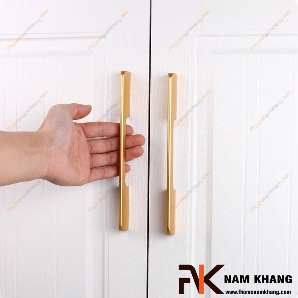 Tay nắm tủ hiện đại phù hợp với những mẫu tủ nào?