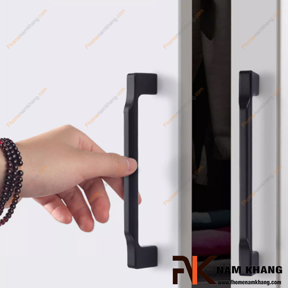 Tay nắm tủ dạng thanh dài bao nhiêu là đẹp? Cách chọn kích thước chuẩn