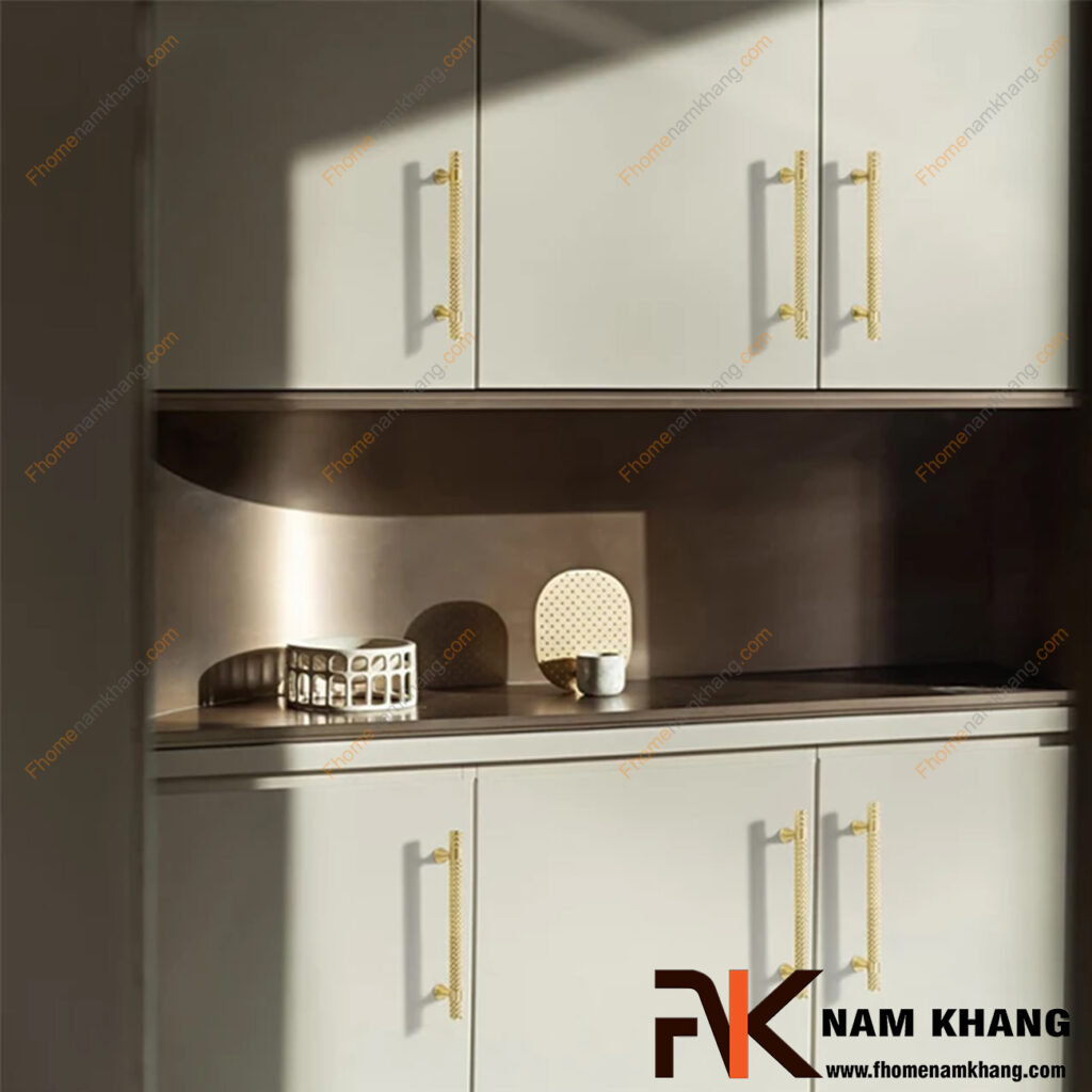 Tay nắm tủ dạng thanh dài bao nhiêu là đẹp? Cách chọn kích thước chuẩn