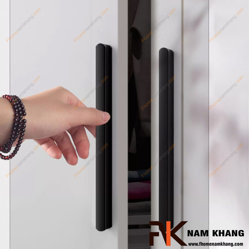 Tay nắm tủ dạng thanh là gì? Vì sao ngày càng được ưa chuộng?