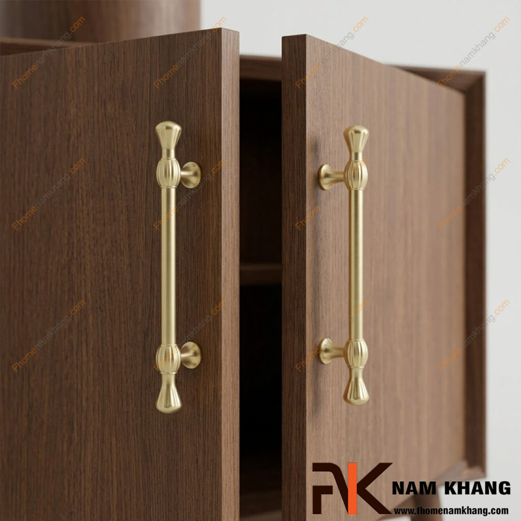 Tay nắm tủ dạng thanh nên chọn chất liệu nào? Inox, hợp kim nhôm hay hợp kim kẽm?