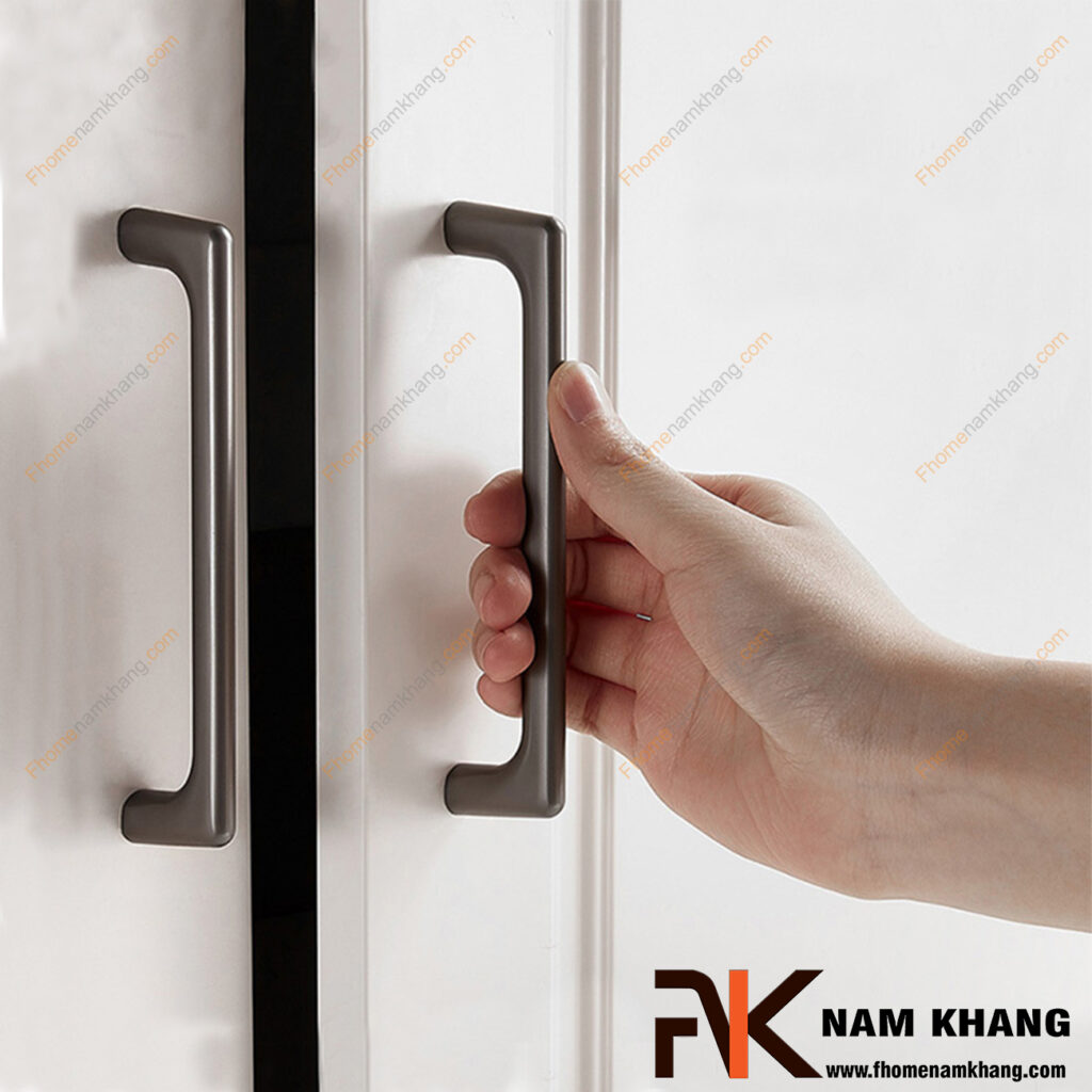 Tay nắm tủ dạng thanh giá rẻ có những loại nào?