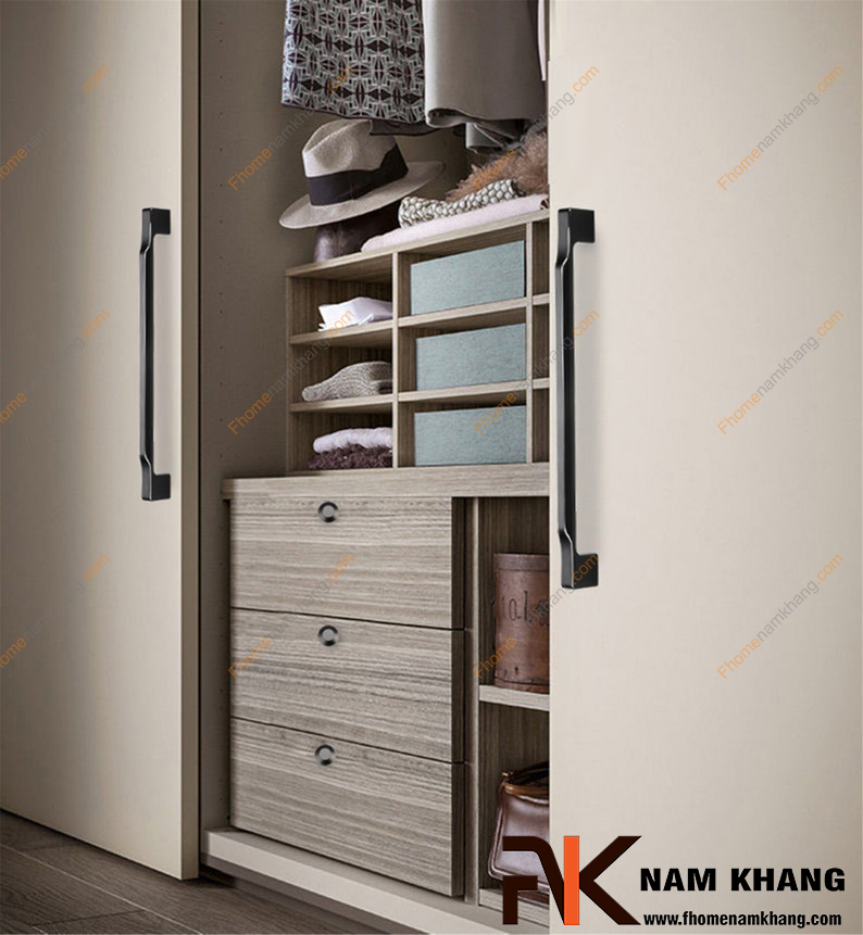 Tay nắm tủ dạng thanh màu đen: 7 kiểu tủ phù hợp
