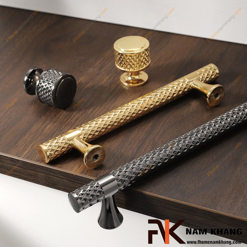 Tay nắm tủ dạng thanh màu nào dễ phối với nội thất?
