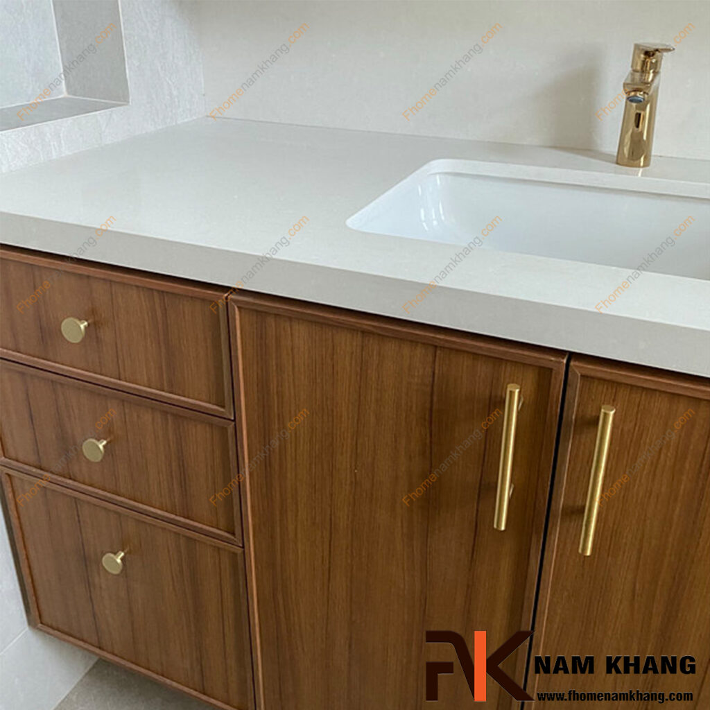 Tay nắm tủ dạng thanh màu nào dễ phối với nội thất?